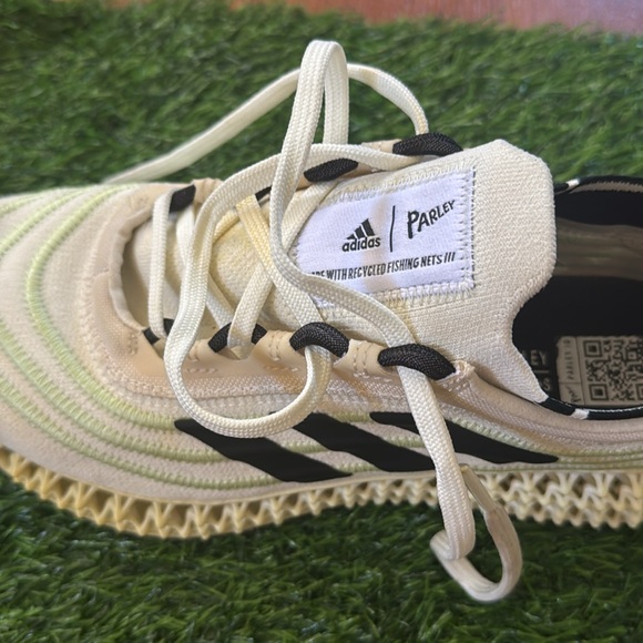 Adidas Women’s 4DFWD x Parley Athletic Running Shoes - Picture 6 of 10
